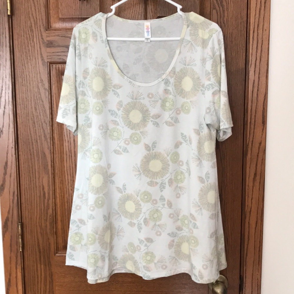 LuLaRoe Perfect Tee XL